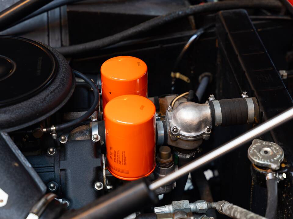 Image 68/74 of Ferrari 365 GTB/4 Daytona (1971)