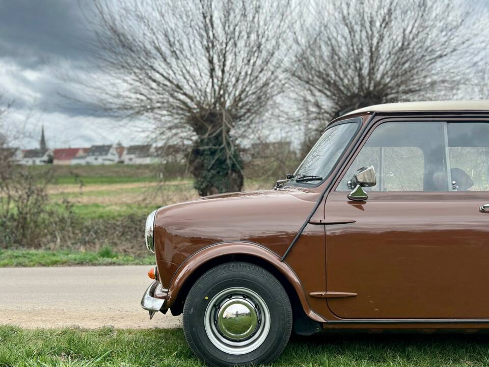 Image 6/45 of Austin Mini Countryman (1968)