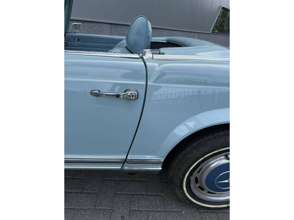 Image 18/43 de Mercedes-Benz 280 SL (1969)