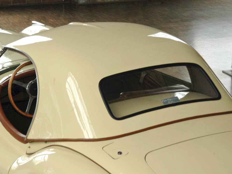 Imagen 2/6 de Jaguar XK 120 OTS (1951)