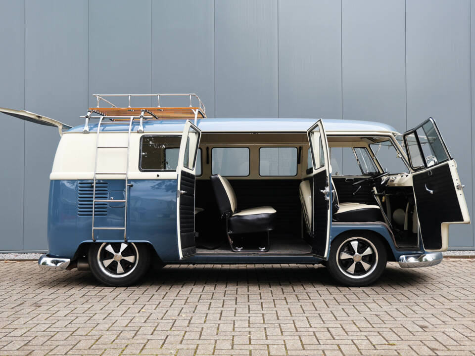 Image 15/60 of Volkswagen T1 Kombi (1964)