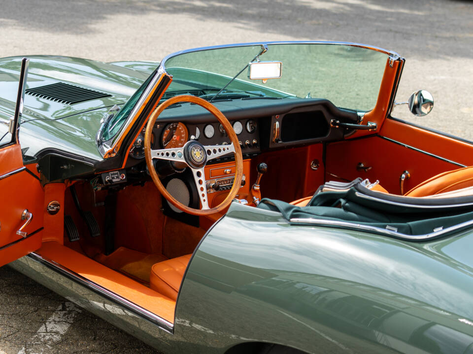 Afbeelding 19/33 van Jaguar E-Type 4.2 (1967)