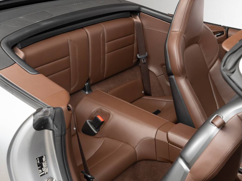 Image 26/31 de Porsche 911 Carrera 4 GTS (2024)