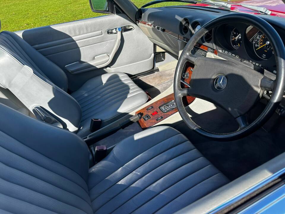 Image 17/50 de Mercedes-Benz 300 SL (1988)