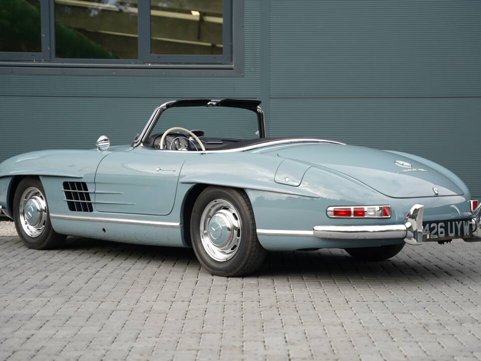 Image 2/43 of Mercedes-Benz 300 SL Roadster (1960)
