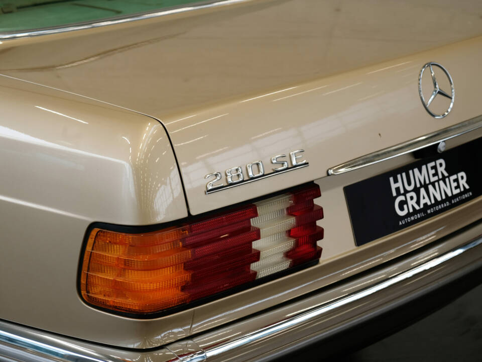 Image 10/24 de Mercedes-Benz 280 SE (1984)