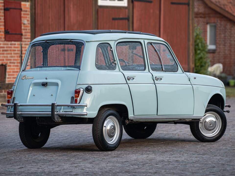 Image 13/66 of Renault R 4 Super (1962)