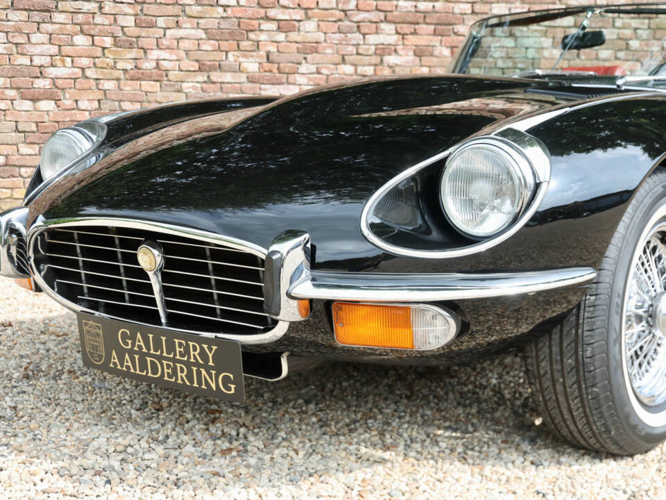 Image 40/50 of Jaguar E-Type V12 (1974)