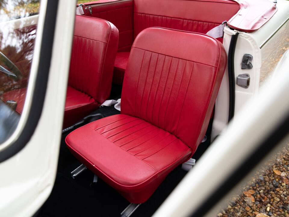 Image 14/50 of Triumph Herald 1200 (1967)