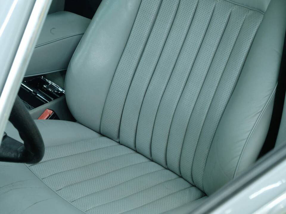 Bild 39/50 von Mercedes-Benz 300 SEL (1986)