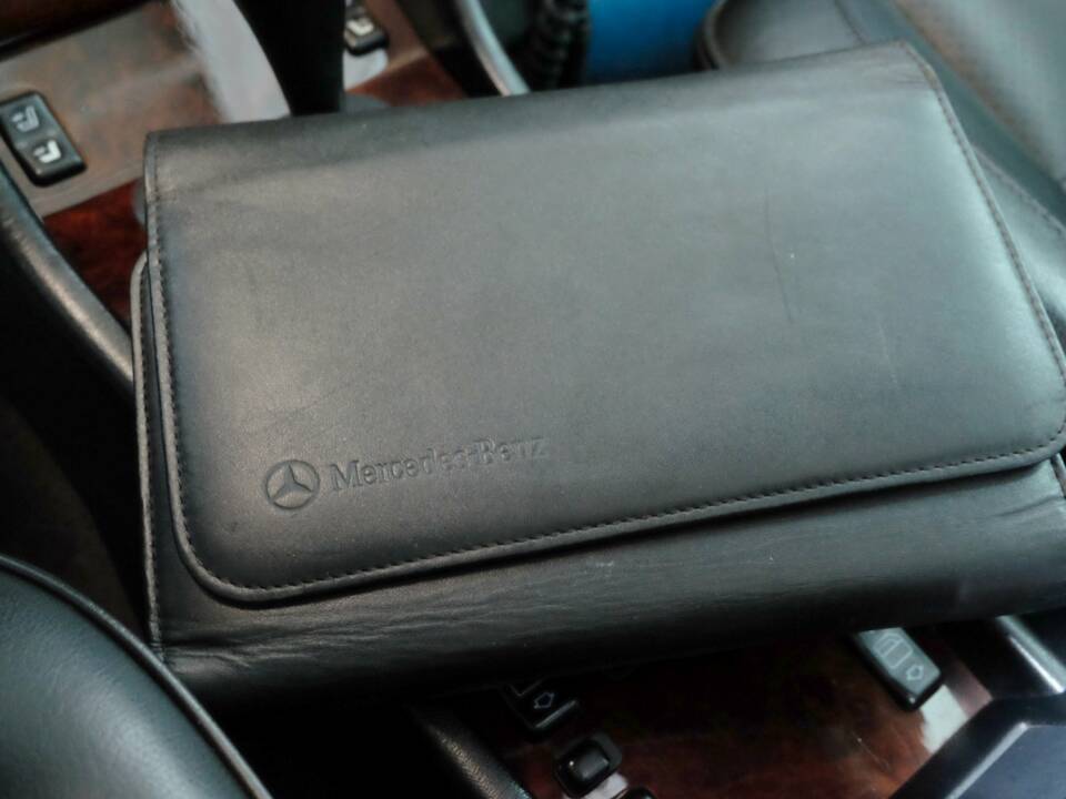 Bild 24/40 von Mercedes-Benz E 500 (1993)