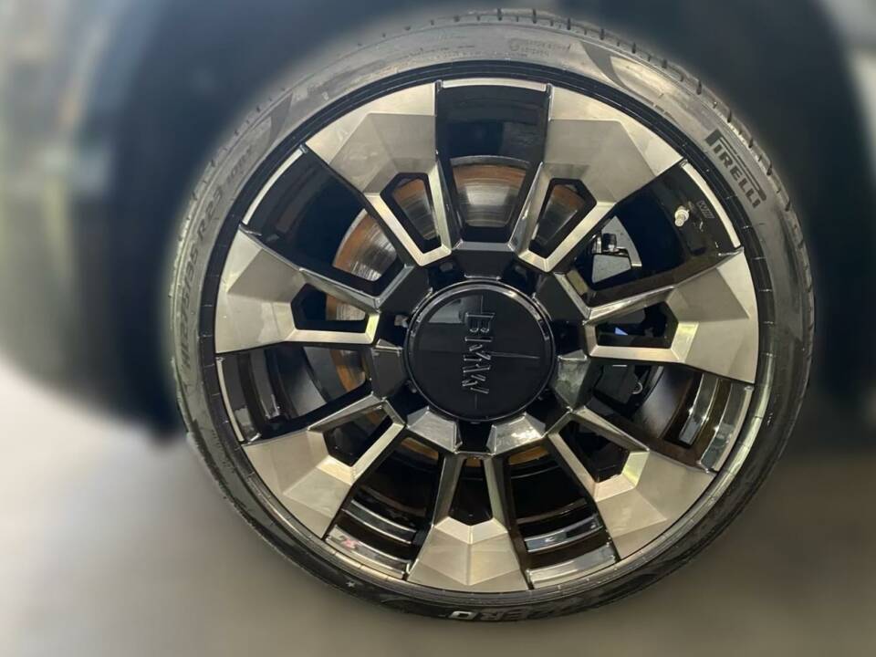 Image 12/12 of BMW XM (2024)