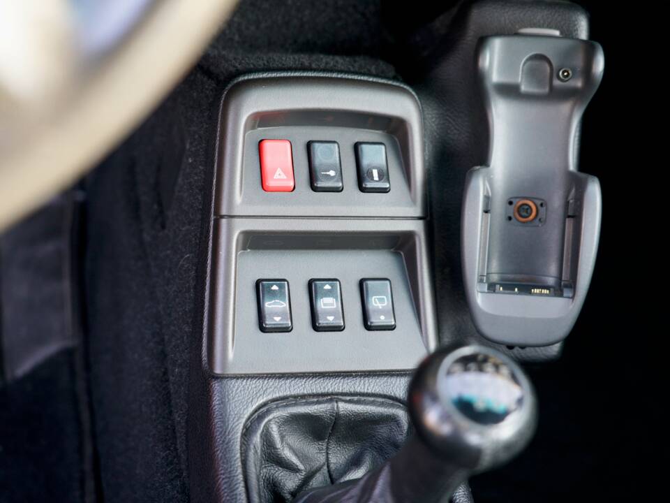 Image 30/46 of Porsche 911 Carrera (1997)