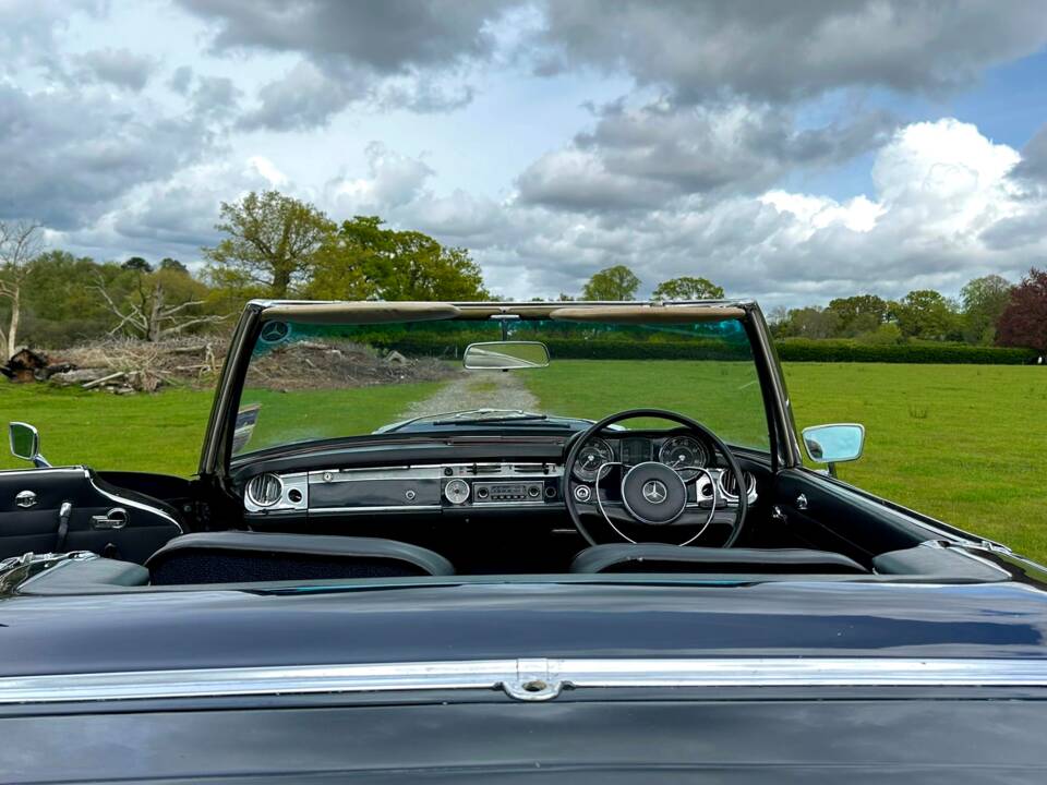 Image 29/50 de Mercedes-Benz 230 SL (1967)