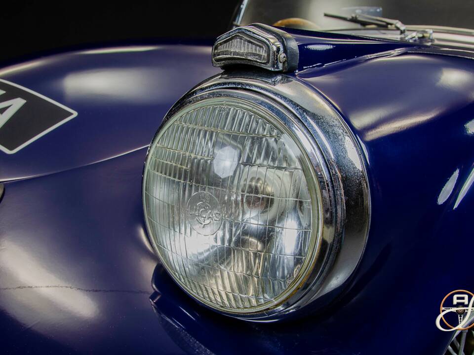 Bild 15/20 von Daimler SP 250 (1960)