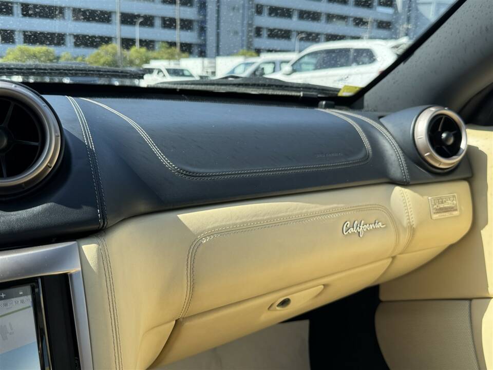 Image 27/51 of Ferrari California (2009)