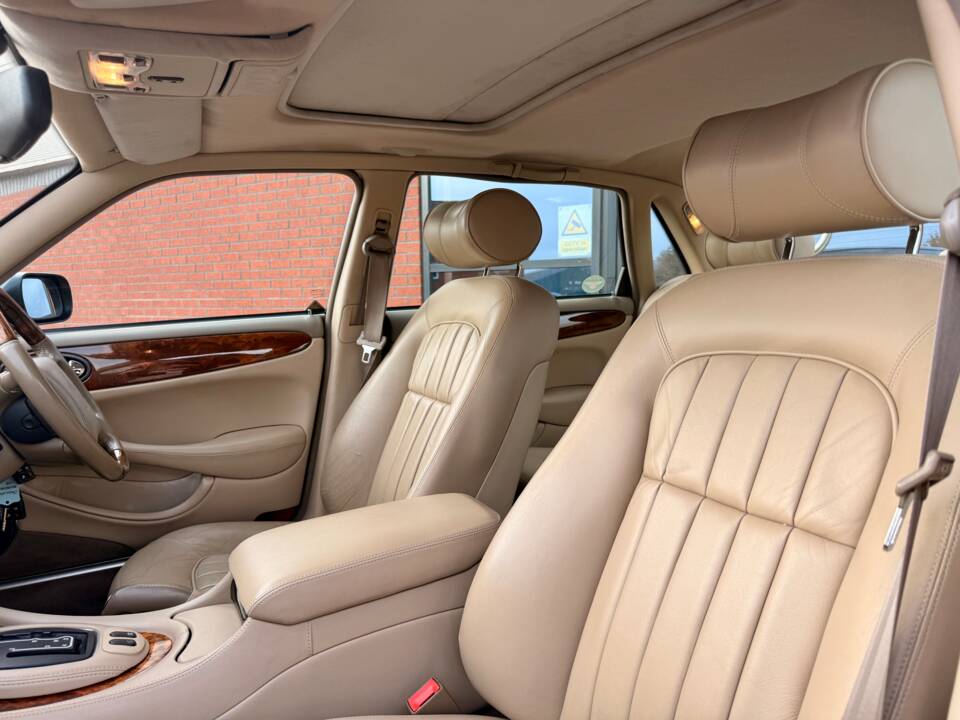 Bild 15/32 von Jaguar XJ 8 Sovereign (1999)