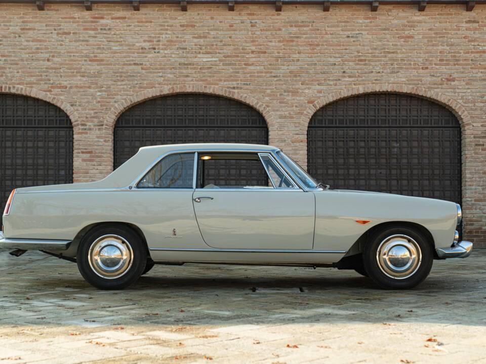 Image 11/50 of Lancia Flaminia Coupe Pininfarina (1961)