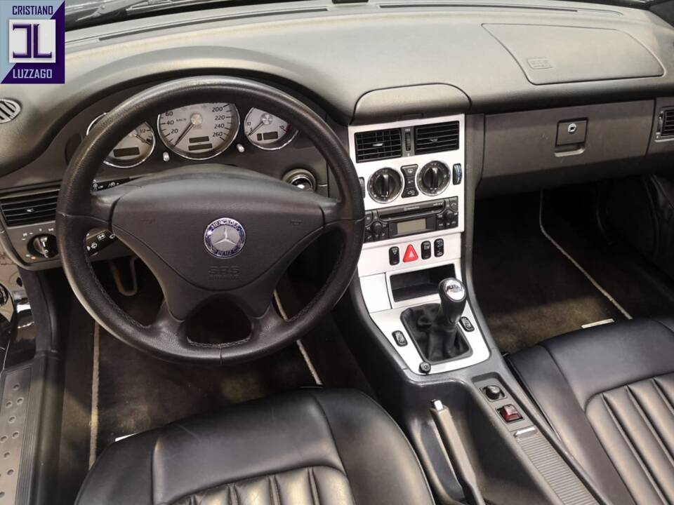 Image 33/72 de Mercedes-Benz SLK 200 Kompressor (2003)