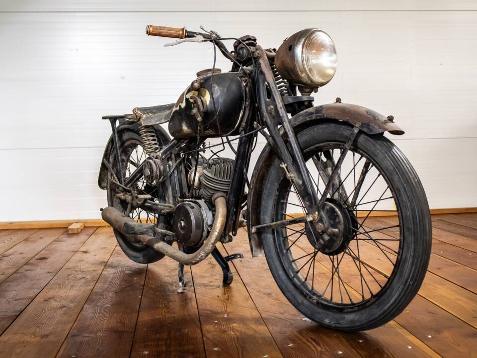 Image 2/17 of DKW RT 200 (1900)