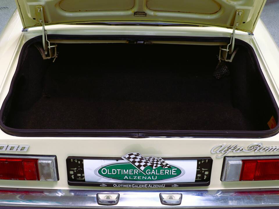 Image 20/25 of Alfa Romeo 2000 Spider Veloce (1982)