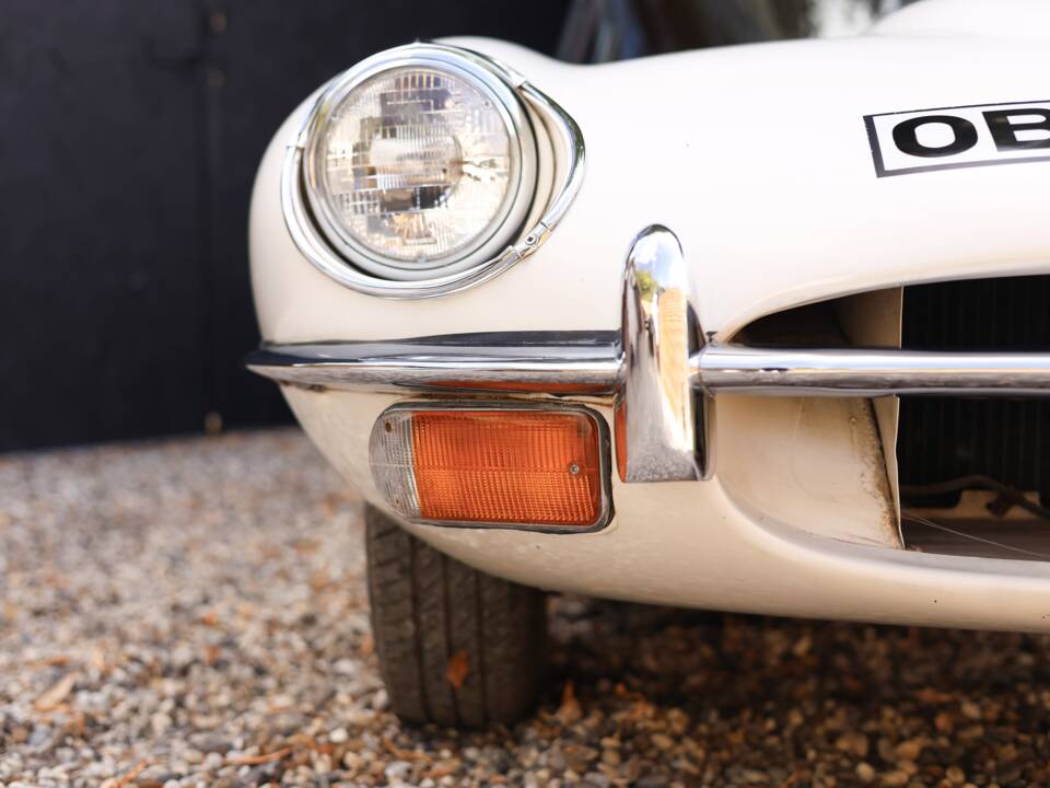 Image 28/50 de Jaguar Type E (2+2) (1970)