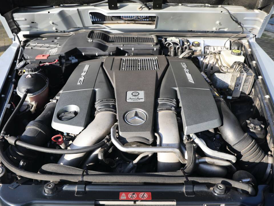 Bild 40/41 von Mercedes-Benz G 63 AMG (lang) (2015)