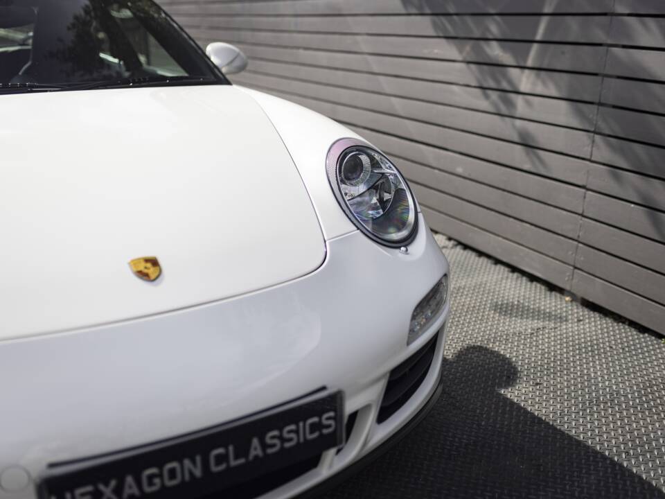 Immagine 13/25 di Porsche 911 Carrera GTS (2011)