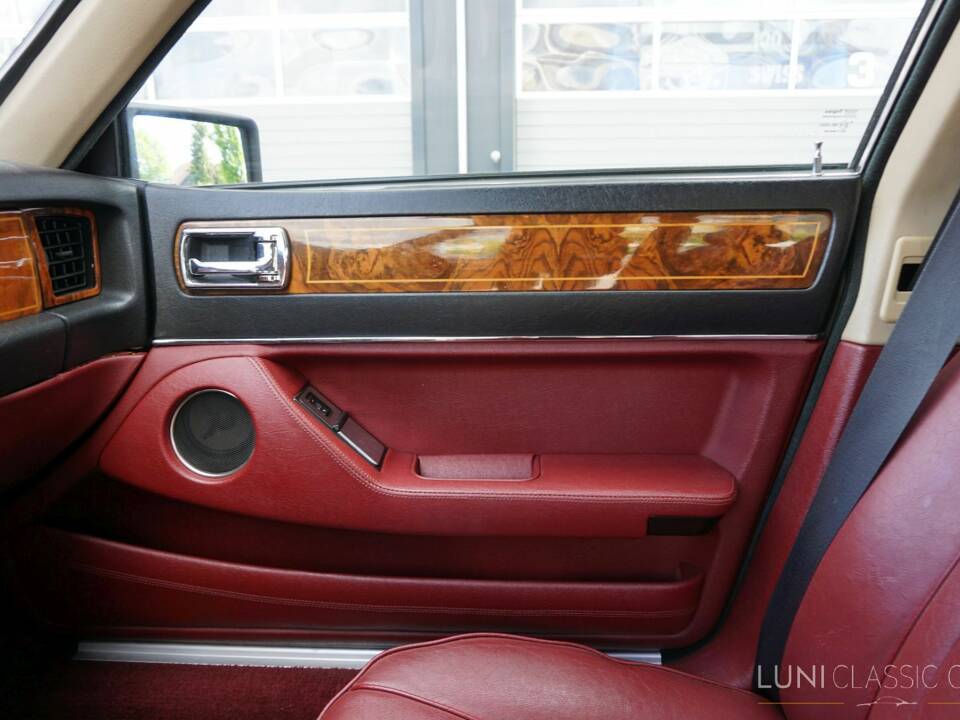 Image 42/61 de Jaguar Sovereign 3.6 (1987)