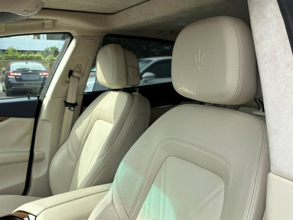 Image 16/53 of Maserati Quattroporte GTS (2013)