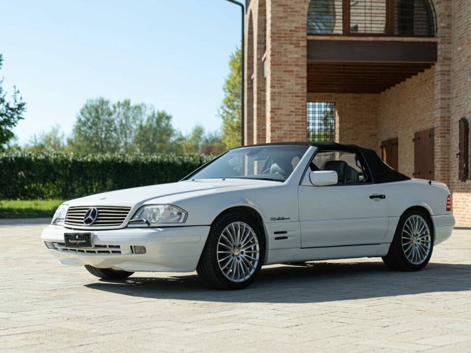 Bild 1/50 von Mercedes-Benz SL 320 (1997)