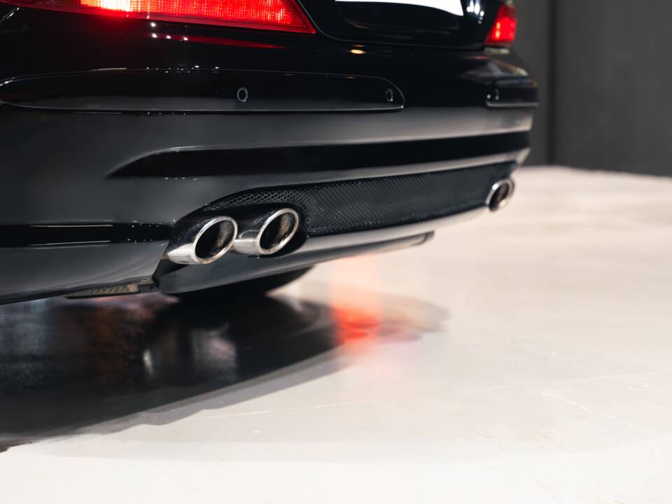Image 13/31 of Mercedes-Benz SL 55 AMG (2003)