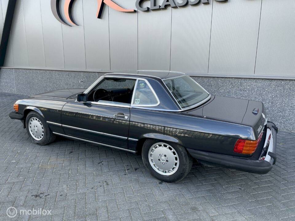 Image 2/10 of Mercedes-Benz 560 SL (1989)