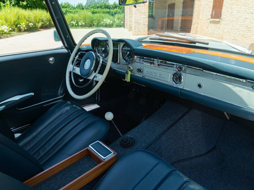 Image 46/50 de Mercedes-Benz 230 SL (1965)