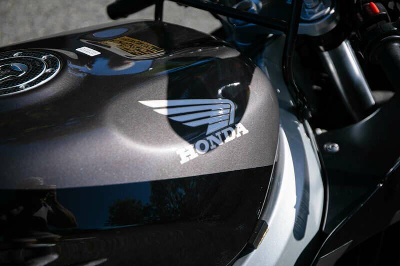 Immagine 11/24 di Honda CBR 900RR Fireblade (1992)