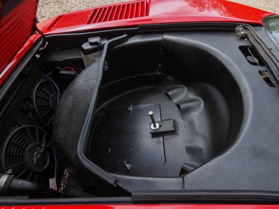Bild 27/50 von Ferrari 328 GTB (1986)