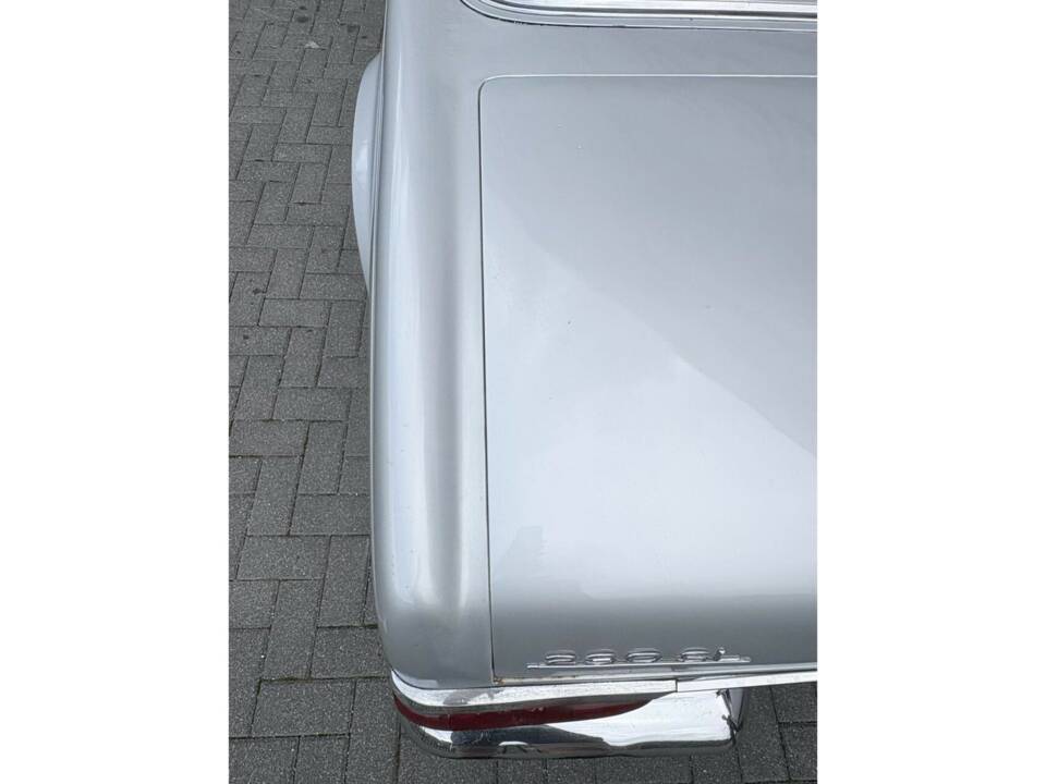 Image 16/50 of Mercedes-Benz 230 SL (1966)