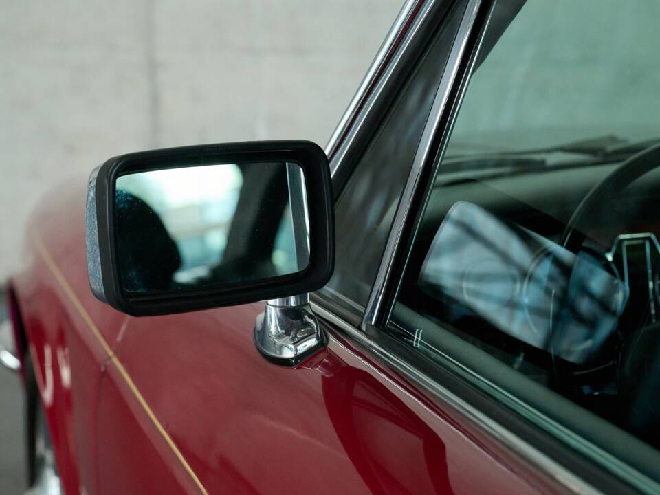 Bild 19/50 von Jaguar XJ 6 L 4.2 (1974)