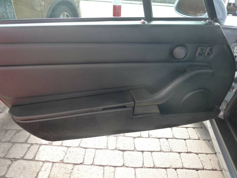 Bild 5/15 von Porsche 911 Carrera (1995)