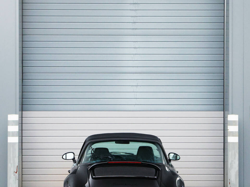 Image 17/57 of Porsche 911 Carrera 4 (1992)