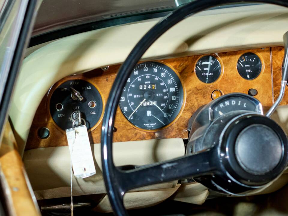 Image 50/62 of Rolls-Royce Silver Shadow I (1969)