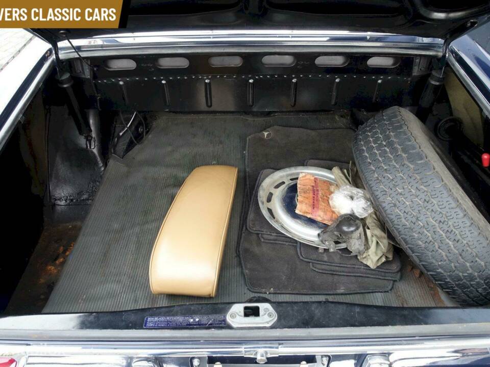Image 20/21 of Mercedes-Benz 280 SE (1970)