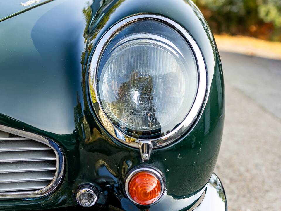 Bild 43/50 von Aston Martin DB 6 Vantage (1967)