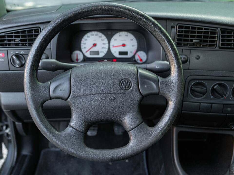 Image 28/37 of Volkswagen Golf III 1.6 (1997)