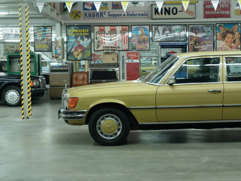 Image 4/76 of Mercedes-Benz 350 SEL (1977)
