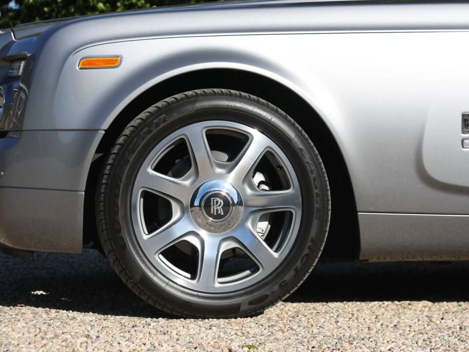Image 43/50 of Rolls-Royce Phantom DHC (2009)