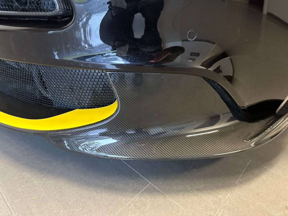 Image 14/30 of Aston Martin Vanquish (2015)