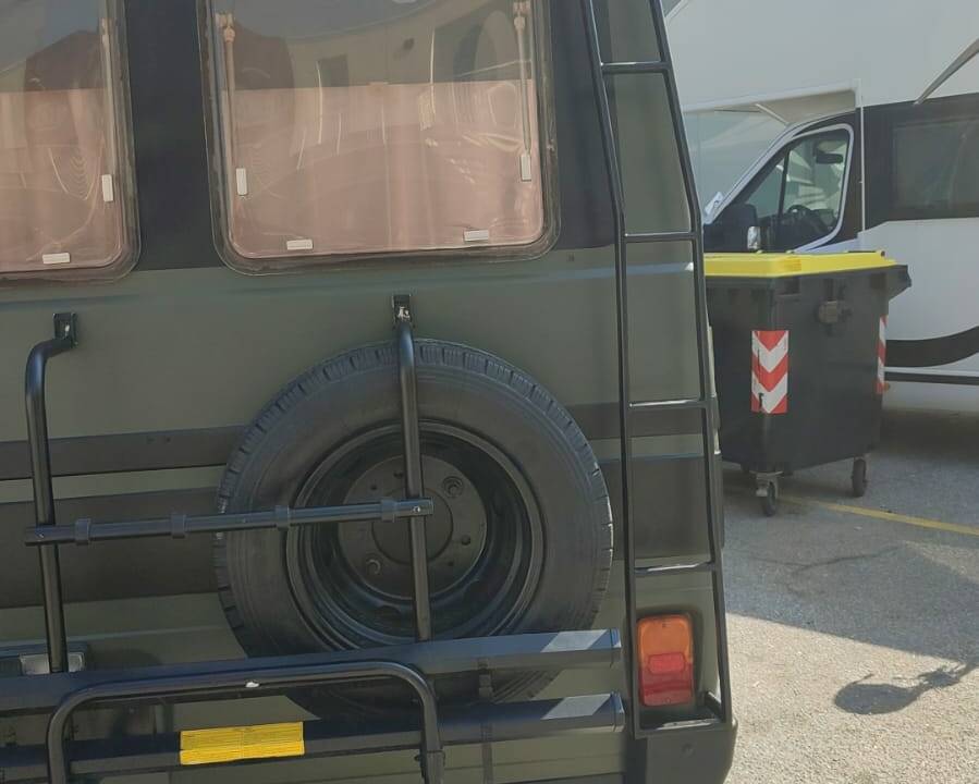 Image 23/92 of FIAT 242 E (1981)