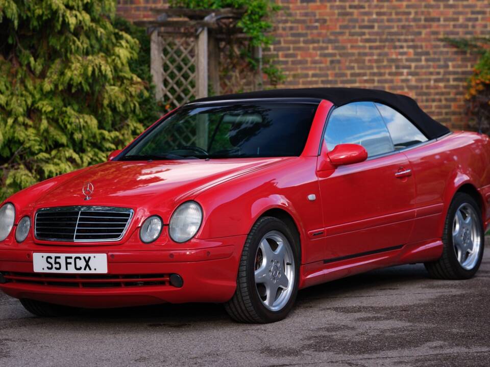 Image 1/43 of Mercedes-Benz CLK 320 (1999)