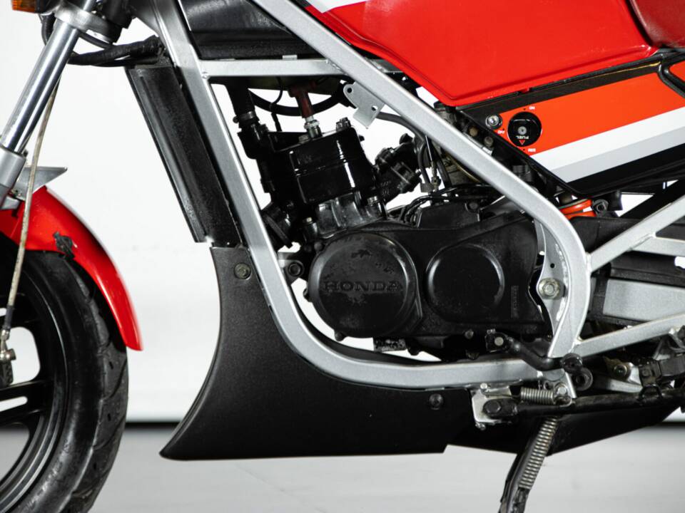 Image 24/50 of Honda NS 125F (1985)